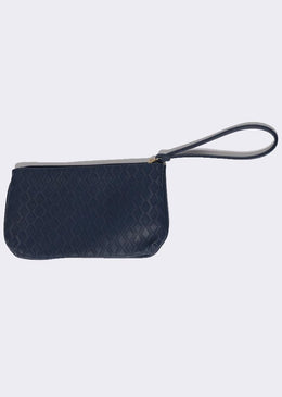 Carteira (bolsinha para almoço) feita em material sintético com gravação baixo relevo, com fechamento por zíper, compartimentos internos para cartões. Possui alça de pulso e... 
