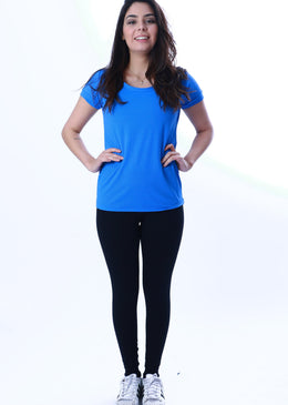 Camiseta para academia básica, manga curta.Tecido: PoliamidaGênero: FemininoIndicado para diversas práticas de exercícios.SKU: 119Tabela de medidas:
 

 
 


  P
  40
 
 
  M
  42
 
 
  G
  44
 
 
  GG
  46
 

 