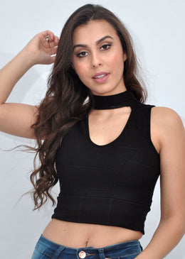 Blusa tecido Bandagem com recortes detalhe choker deixando a mulher mais sexy com detalhes modernos Composição 62% Poliéster 32% Viscose 06% Elastano 