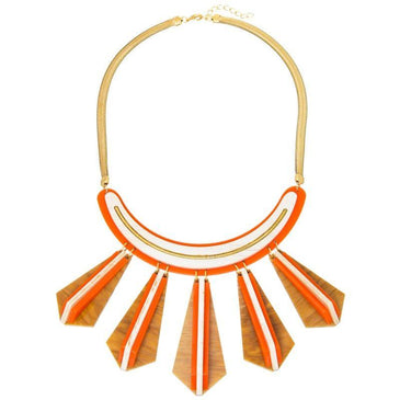 Colar  Samily folheado a ródio negro. Cinco pingentes geométricos de acrílico, faixa de acrílico e corrente de metal. Cores: Laranja e amadeiradoCaracterísticas:- Marca: LE DIAMOND-... 