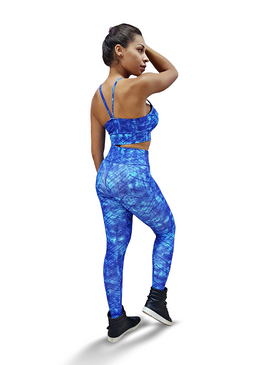 Calça Legging confeccionada em Supplex Poliamida Fitness com fio de elastano de alta qualidade para academia e para o uso no seu dia a dia! Tecido em Supplex Poliamida com elastano: confortável,... 