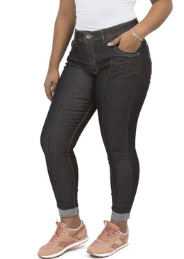 
Calça Feminina


Modelo ropped Shoro 
Cintura Alta

Marca: Dinho´s Jeans

Tecido: Jeans

Composição: 78,5% Algodão 20% Poliester 1,5%Elastano 
Modelo veste tamanho: 40
 