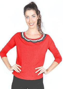 Blusa manga longa com detalhe fashion no decote pra dar aquele ar romântico e dinâmico ao mesmo tempo.Tecido Viscolycra   Composição da blusa 96% viscose 4%... 