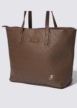 Shopping bag com fechamento em zíper. Feita em material sintético monocor com gravação baixo relevo. Metais em banho ouro light da mais alta qualidade.SKU: BO21476... 