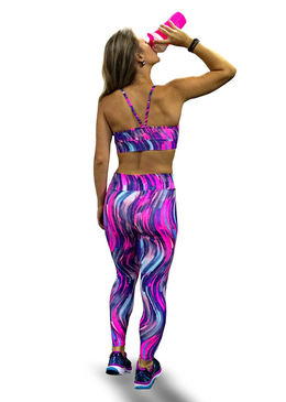 Calça Legging confeccionada em Supplex Poliamida Fitness com fio de elastano de alta qualidade para academia e para o uso no seu dia a dia! Tecido em Supplex Poliamida com elastano: confortável,... 