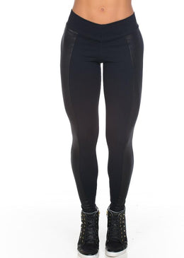 DILY MODASENVIO IMEDIATO PELO FABRICANTE – ENVIAMOS AO Atacado.com EM ATÉ 24H. FABRICAÇÃO PRÓPRIA - PRONTA ENTREGA EXCELÊNCIA EM QUALIDADE!DESCRIÇÃO DO PRODUTO: Calça legging montaria... 