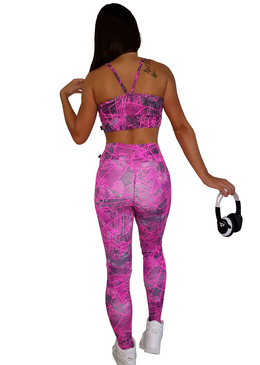Calça Legging confeccionada em Supplex Poliamida Fitness com fio de elastano de alta qualidade para academia e para o uso no seu dia a dia! Tecido em Supplex Poliamida com elastano: confortável,... 