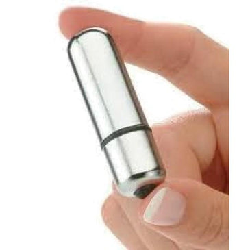 Power Bullet, liga e desliga, com design único, cores metálicas, ponta arredondada que permite ao usuário explorar uma massagem intensa em todo corpo.Possui vibração intensa... 