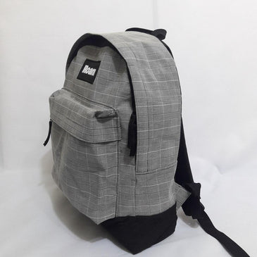   MATERIAL 100% POLIESTER RESINADO     MEDIDAS 45CM ALTURA X 32CM LARGURA X 15CM PROFUNDIDADE.   FORRAÇÃO INTERNA NAS COSTAS COM ESPUMA 8MM  ... 