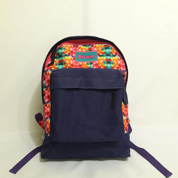   MATERIAL 100% POLIESTER RESINADO     MEDIDAS 45CM ALTURA X 32CM LARGURA X 15CM PROFUNDIDADE.   FORRAÇÃO INTERNA NAS COSTAS COM ESPUMA 8MM  ... 