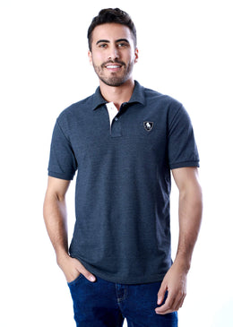 Camisa Polo Slim com fecho na gola em botão.Tecido confortável e ajustado ao corpo sem perder o estilo.SKU: 31620Tabela de medidas:  P Largura..46. Altura..66. M... 