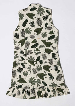 Vestido infantil, com estampa de folhas e fecho em botões frontais.Peça com excelente acabamento e indicada para usar em dias de festas ou passeios ao... 