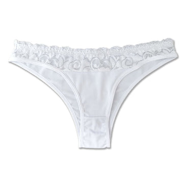 Calcinha fabricada em microfibra e detalhe na frente com renda, possui forro de algodão na parte íntima. Calcinha confortável, com tecido macio. Ideal para o... 