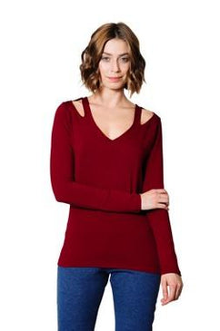 Blusinha básica de viscolycra com detalhe de recorte no ombro. Manga longa, é uma ótima opção para o clima Outono/Inverno, básica e com um detalhe... 