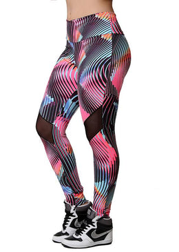Legging Fitness estampada Excelente modelagem e muito confortável para academia ou mesmo aquela caminhada.Compre com quem entende de roupas Fitness.Composição: 90% Poliéster 10% ElastanoCompre Esta excelente... 