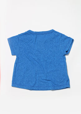 Blusa básica com detalhe franzido frontal.Lindo modelo, que pode ser usado para o dia a dia e/ou também para dias ensolarados. Composição: 66% Poliéster | 34%... 