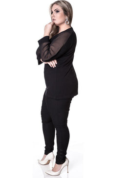 Marca: LepoqueBlusa Plus Size Viscolycra e Chiffon com PedrariaComposição do produto: 94% viscose 6% elastanoImportante:- Os acessórios utilizados na produção das fotos não acompanham o produto.  
