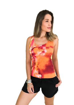 Regata em coton trabalhado, shape justo, uma peça que dispensa comentários, super confortável  e uma estampa maravilhosa.Composição:96% Algodão4% Elastano 