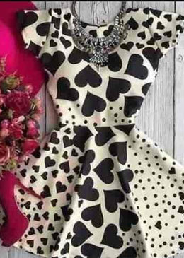 Vestido oriental modelo princesaTecido suplexTamanho único veste 38 ao 44Comprimento 85 cm  