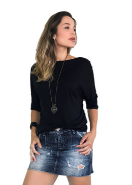 Blusa manga 3/4 decote redondo, mais aberto no pescoço,  peça básica e indispensável, conforto e elegância em uma única t-shirt.Composição:100% Viscose 