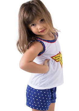 Lindo baby-doll composto por blusa e shortinho de tecido macio e confortável, confeccionado em malha. Com estampa divertida, e alças mais larguinhas. Garantindo conforto para noites mais quentinhas. 