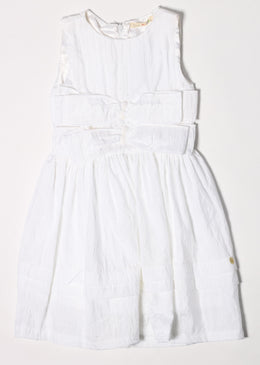 Vestido infantil, 100% poliéster.Com 2 laços frontais de detalhes e fecho em zíper nas costas.Ideal para usar em festinhas de aniversário.SKU : V230Composição: 100% poliéster... 