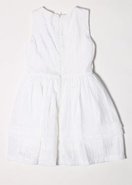 Vestido infantil, 100% poliéster.Com 2 laços frontais de detalhes e fecho em zíper nas costas.Ideal para usar em festinhas de aniversário.SKU : V230Composição: 100% poliéster... 