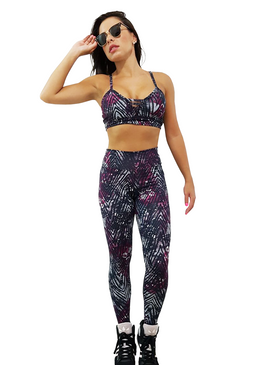 Anúncio de Kit Conjunto 01 Legging + 01 Top na mesma estampa do anúncioSerá enviado o Conjunto com as peças do mesmo tamanho.No caso, se... 