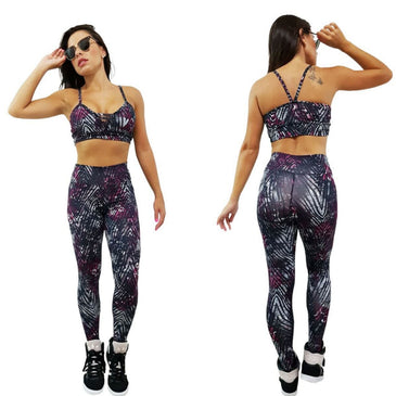 Anúncio de Kit Conjunto 01 Legging + 01 Top na mesma estampa do anúncioSerá enviado o Conjunto com as peças do mesmo tamanho.No caso, se... 