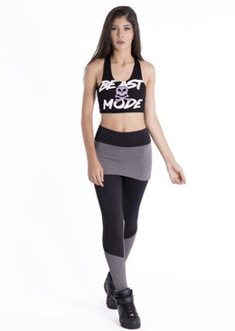 A calça Legging tapa bumbum Mayara é legging com saia, veste bem para todos os tipos de corpo. Confeccionada em suplex estampado com detalhes em suplex... 