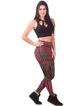 Calça Legging da coleção Incredible que faz a cabeça das ratas de academia.  Com recortes geométricos em tule. Tabela de medidas:M (Indicado para manequins 36/38)G (Indicado... 