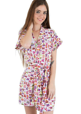 Clássico e cheio de charme! Esse robe vem trazer conforto e praticidade para os seus dias! Possui comprimento curto (Altura do joelho), se adequa às... 