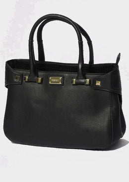 Bolsa very rio com detalhes dourados frontais.Confeccionadas em couro sintético da melhor qualidade, acabamento impecável, design inspirado nas principais tendências internacionais. Modelos perfeitos para diversas... 