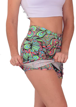 Kit short saia em suplex estampado.Modelo ideal para quem busca além do conforto o charme em todos os momentos.Kit com 3 peças em tamanho U... 