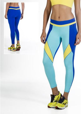 Calça Legging com cós em duas cores e recortes em toda extensão da perna. Fabricado com tecido Authentic® a proposta desse tecido é oferecer conforto.... 