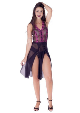 Camisola em tule liso com detalhe em tule bordado e botões estilo pérola. camisola em modelagem longuete e abertura frontal, tem alças transpassadas na parte... 