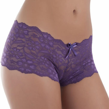 A calcinha modelo calesson confeccionada toda em renda, veste super bem. O modelo mais largo nas laterais, proporciona extremo conforto te deixando livre e segura... 