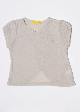Blusa infantil com decote transpassados nas costas.Manga curtaIdeal para dias ensolarados e brincar no parque.SKU: BLF49Composição: Poliéster 34% | Algodão 34%.TABELA DE EQUIVALÊNCIA TAMANHO EQUIVALE... 