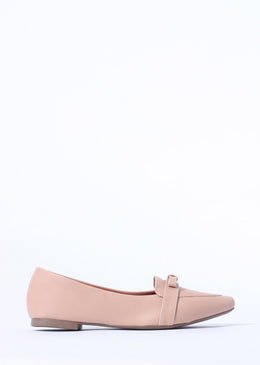 Mocassim básico, nude. 
Ideal para usar no dia a dia.
Tecido: - Tecido Sintético + Couro Sintético
Material:- Interno: Forro Cacharrel- Palmilha: Confort- Solado: PVC
 