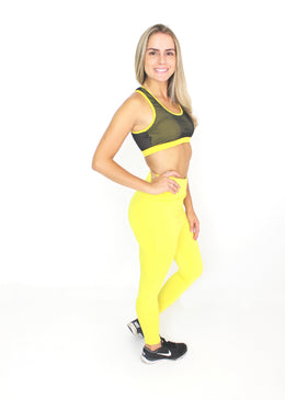  Lindo, ousado e estiloso. Esse top é perfeito para looks fitness ou looks do dia a dia. Ótimo para quem preza por conforto e qualidade, pois possui... 