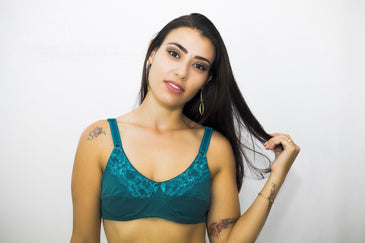 Sutiã sem bojo com detalhes em renda.Produto com excelente acabamento e tamanho perfeito vestindo como promete!Se deseja revender produtos de alta qualidade com ótimo preço,... 
