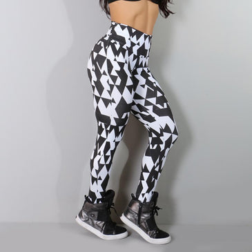   Calça fitness feminina confeccionada em suplex estampado com elasticidade , ótima qualidade e toque macio. A calça conta com modelagem moderna que traz muito... 