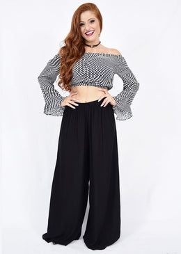 Calça pantalona fabricado em tecido viscose lisa com forro elástico cintura deixando a mulher mais elegante  Composição 100% Viscose         