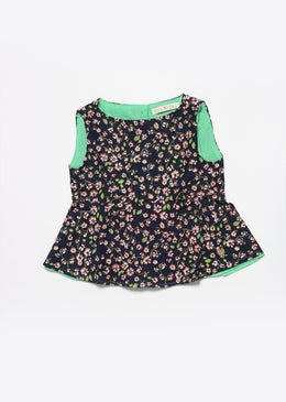 Conjunto Infantil Doc Kids, composto por blusa estampada na cor marinho, confeccionada em tecido plano, com fechamento traseiro por botões e shorts confeccionado em jeans,... 