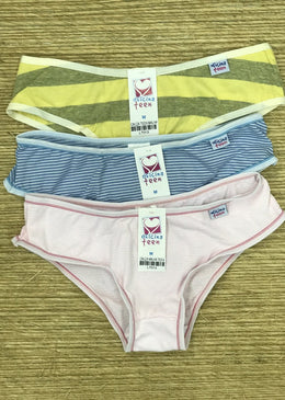 KIT COM 3 CALCINHAS DE MALHA INFANTIL, LATERAL LARGA, SUPER MACIA E CONFORTÁVEL, COM ETIQUETA BORDADA NA LATERAL.tecido 97% VISCOSE E 3% ELASTANOforro 100% algodão 