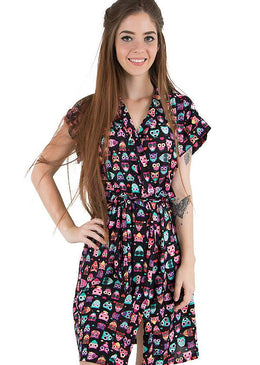 Clássico e cheio de charme! Esse robe vem trazer conforto e praticidade para os seus dias!Possui comprimento curto (Altura do joelho), se adequa às medidas... 