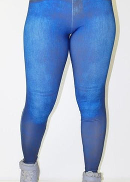   Legging Fitness Fake Jeans Sue Power. Produto assinado e licenciado por nossa musa fitness Sue Lasmar. Fabricada em micropoliester de alta qualidade, com toque super macio. Produto... 