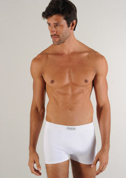 Cueca em Poliamida/Microfibra Legítima. Molde feito para seu Total Conforto.  Composição : 83% Poliamida 17% Elastano O Kit contém 8 Cuecas P/ 17 Cuecas M/ 17 Cuecas G/... 