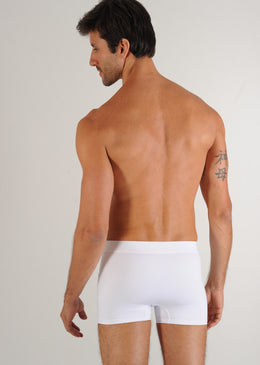 Cueca em Poliamida/Microfibra Legítima. Molde feito para seu Total Conforto. Composição : 83% Poliamida 17% Elastano O Kit contém 3 cuecas Plus Size (GGG) em cores sortidas.    