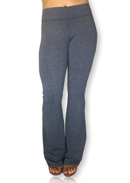 CALÇA LEGGING FITNESS CALÇA EM SUPLEX DE POLIÉSTER Calça Legging é essencial no guarda roupa feminino. Peça chave para treinos e atividades físicas. A Legging FortyFit possui modelagem... 